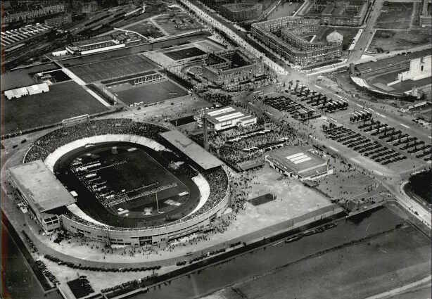 Oud Amsterdam omstreeks 1925. Het oude en het nieuwe Olympisch Stadion